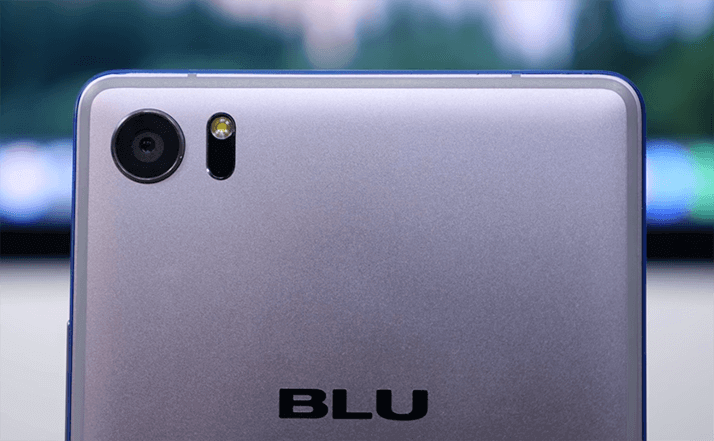camera of Blu pure xr mobile