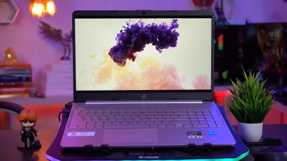 HP 15s fq2673TU On My Desktop - Perhaps The Best Laptop Under 40000 You Can Buy in 2023